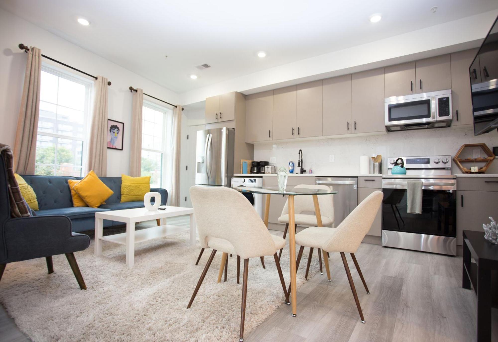 It'S A Corner Unit With Cool City Skyline Views! Washington Exterior photo